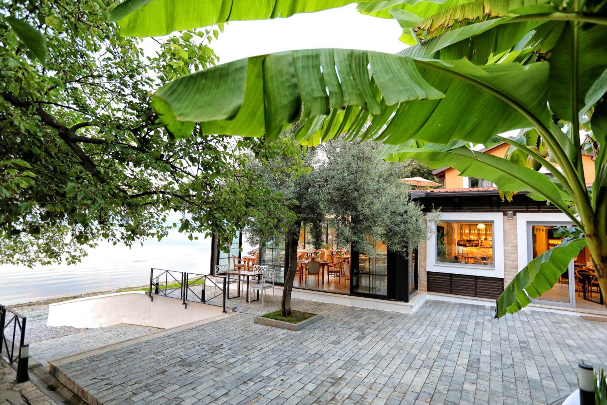 Hotel Labiatan Zogaj  Ngoại thất bức ảnh