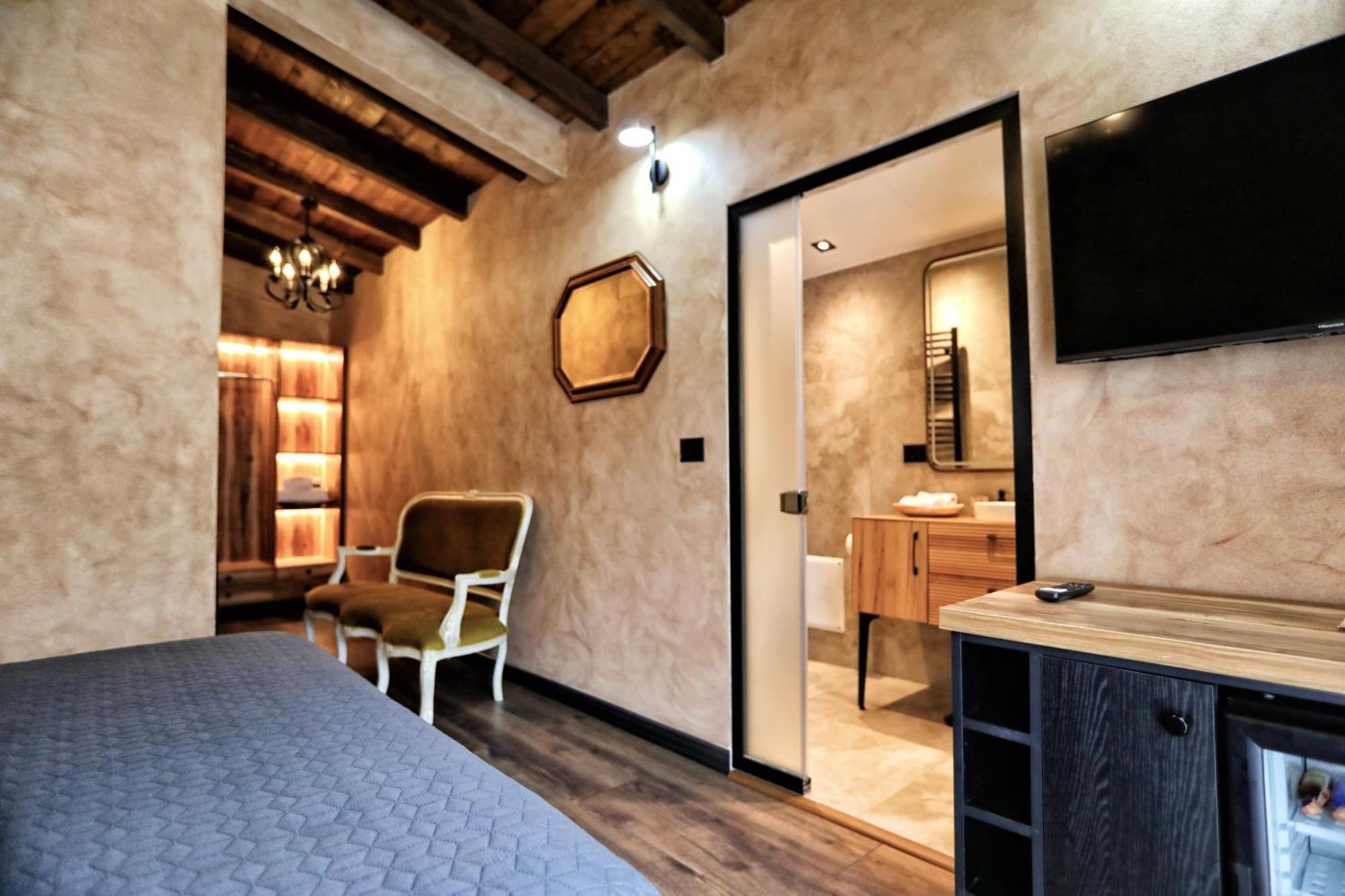 Hotel Labiatan Zogaj  Ngoại thất bức ảnh