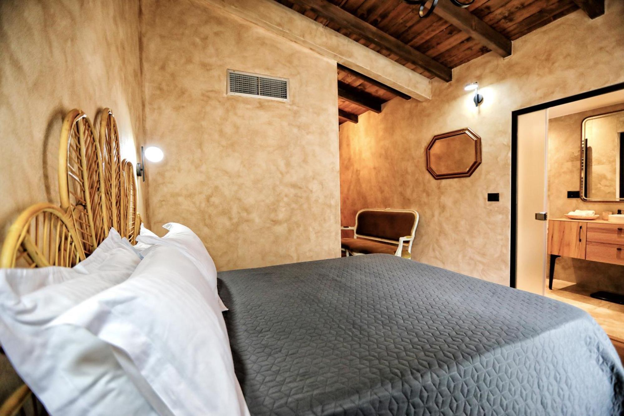 Hotel Labiatan Zogaj  Ngoại thất bức ảnh