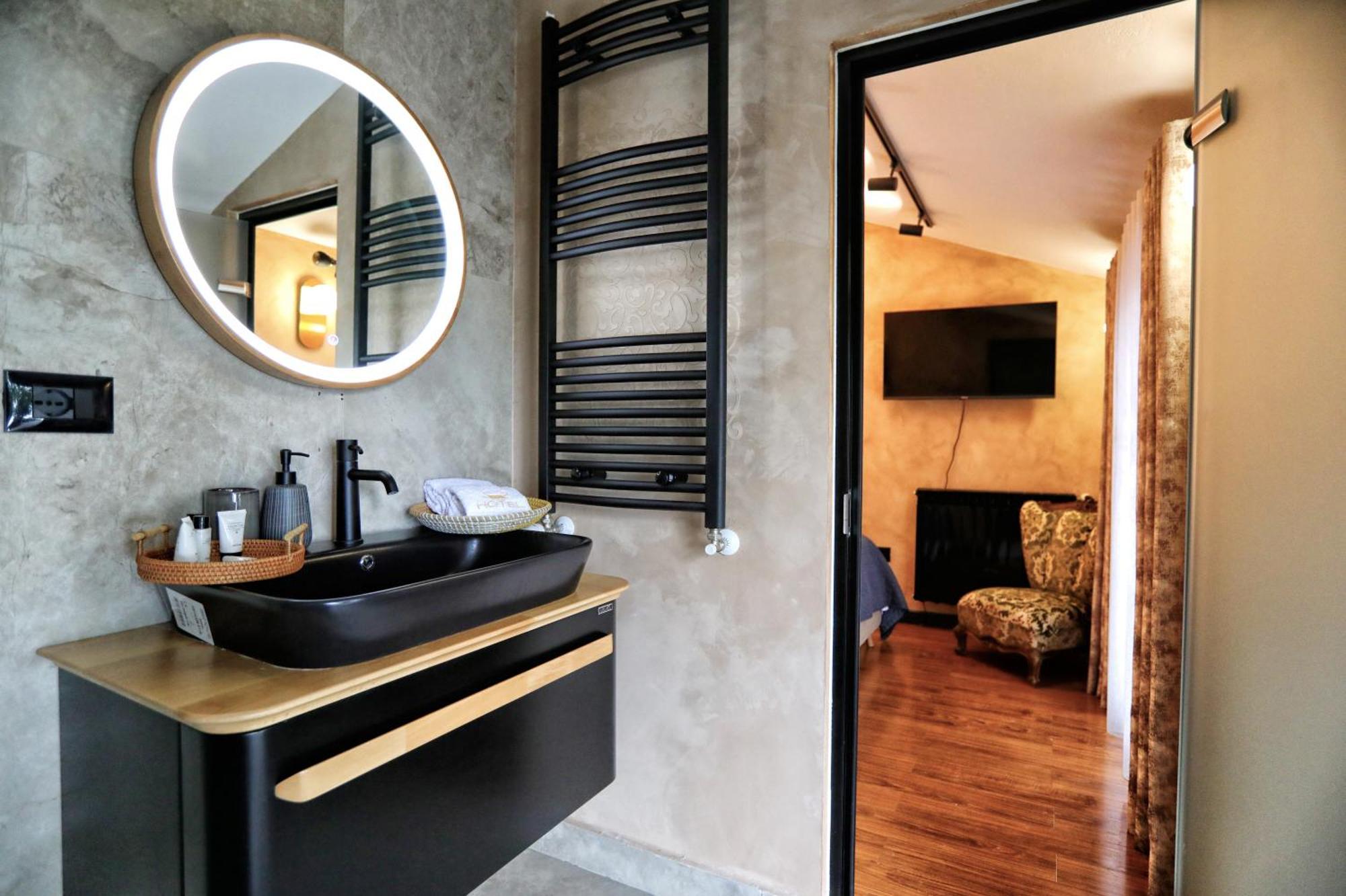 Hotel Labiatan Zogaj  Ngoại thất bức ảnh