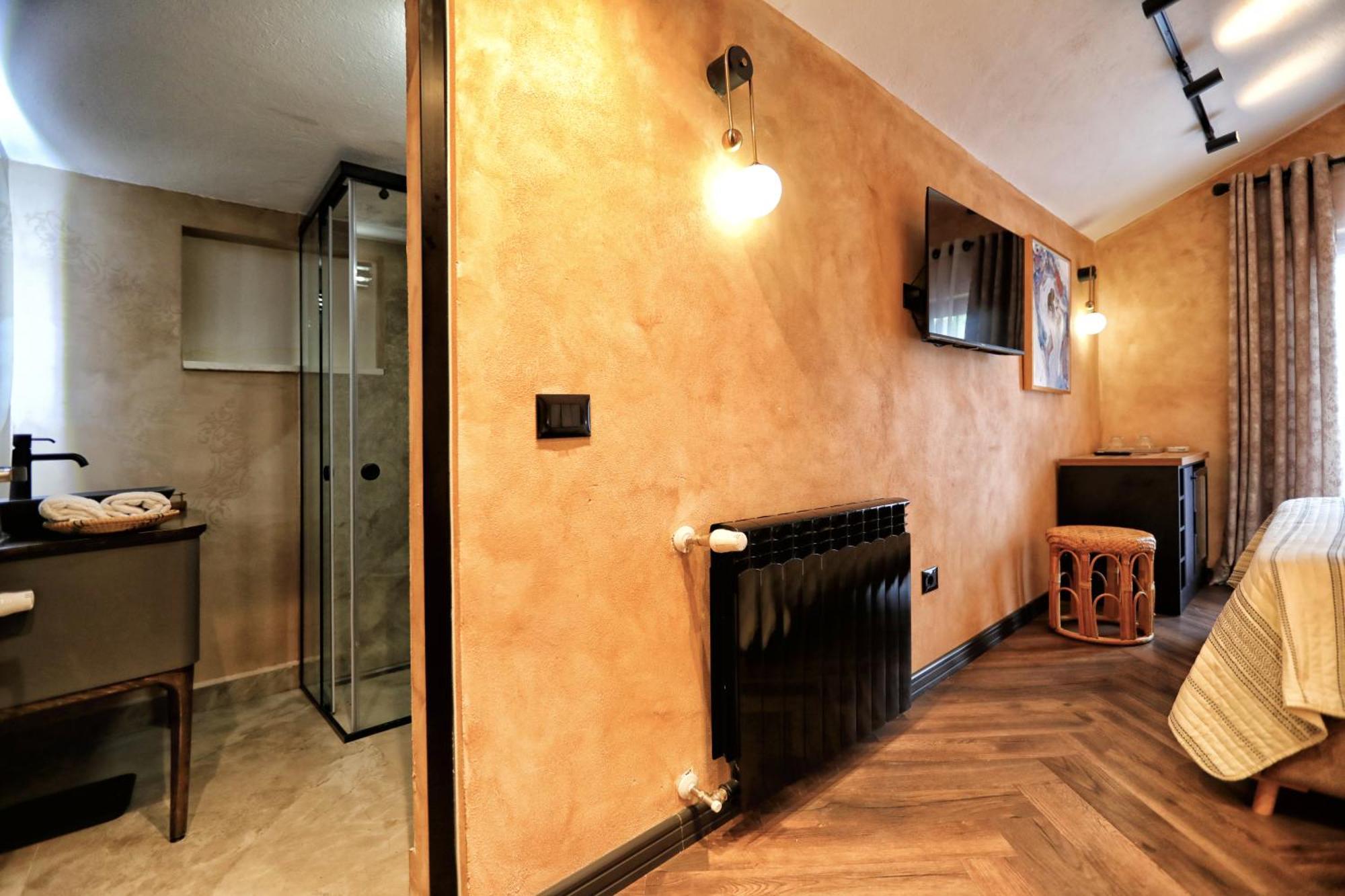 Hotel Labiatan Zogaj  Ngoại thất bức ảnh
