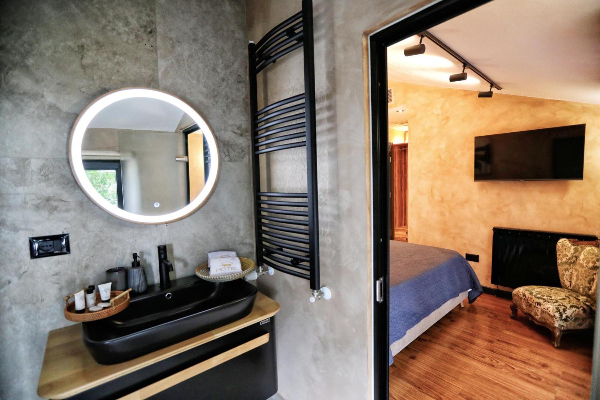 Hotel Labiatan Zogaj  Ngoại thất bức ảnh