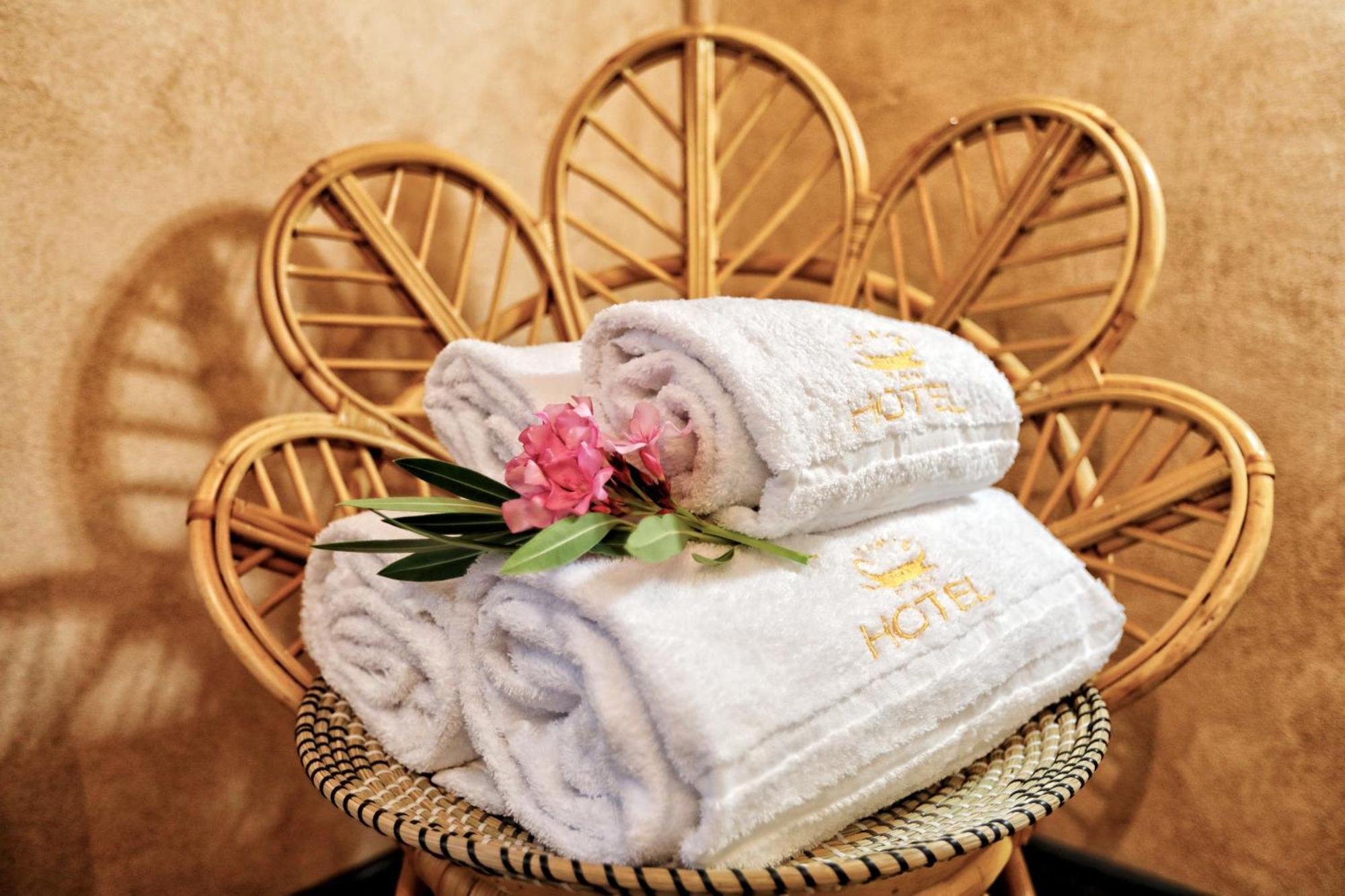 Hotel Labiatan Zogaj  Ngoại thất bức ảnh