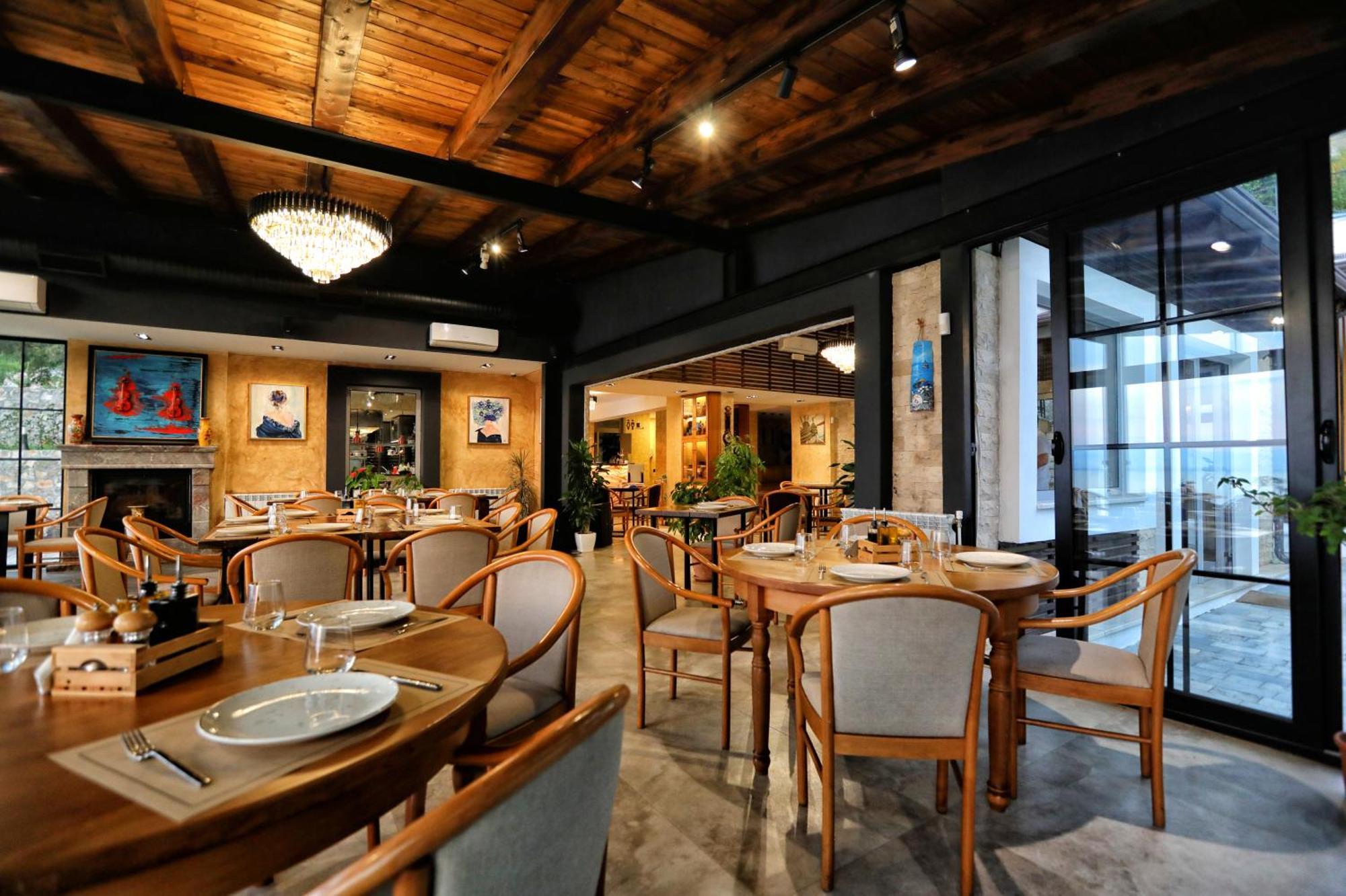 Hotel Labiatan Zogaj  Ngoại thất bức ảnh