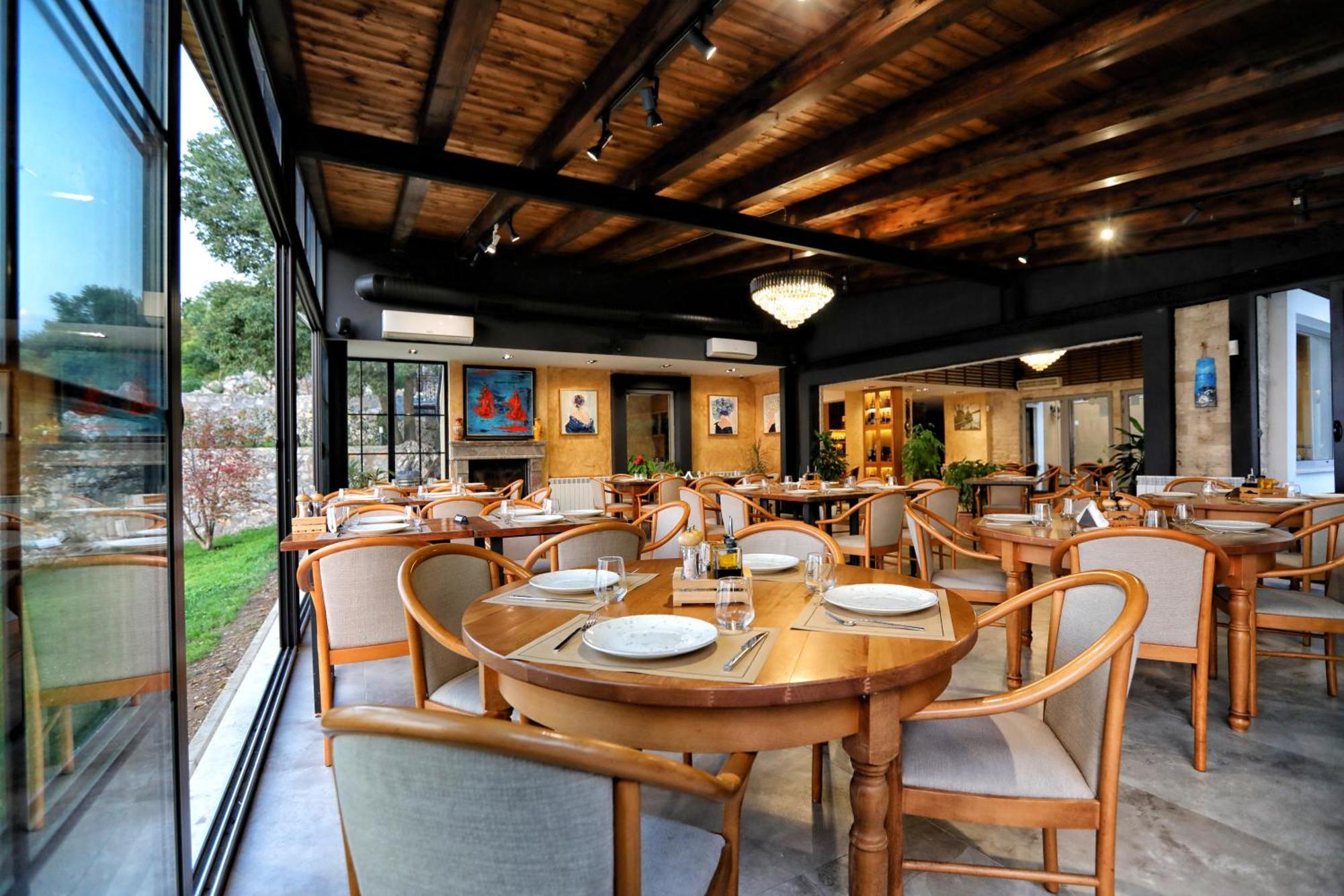 Hotel Labiatan Zogaj  Ngoại thất bức ảnh