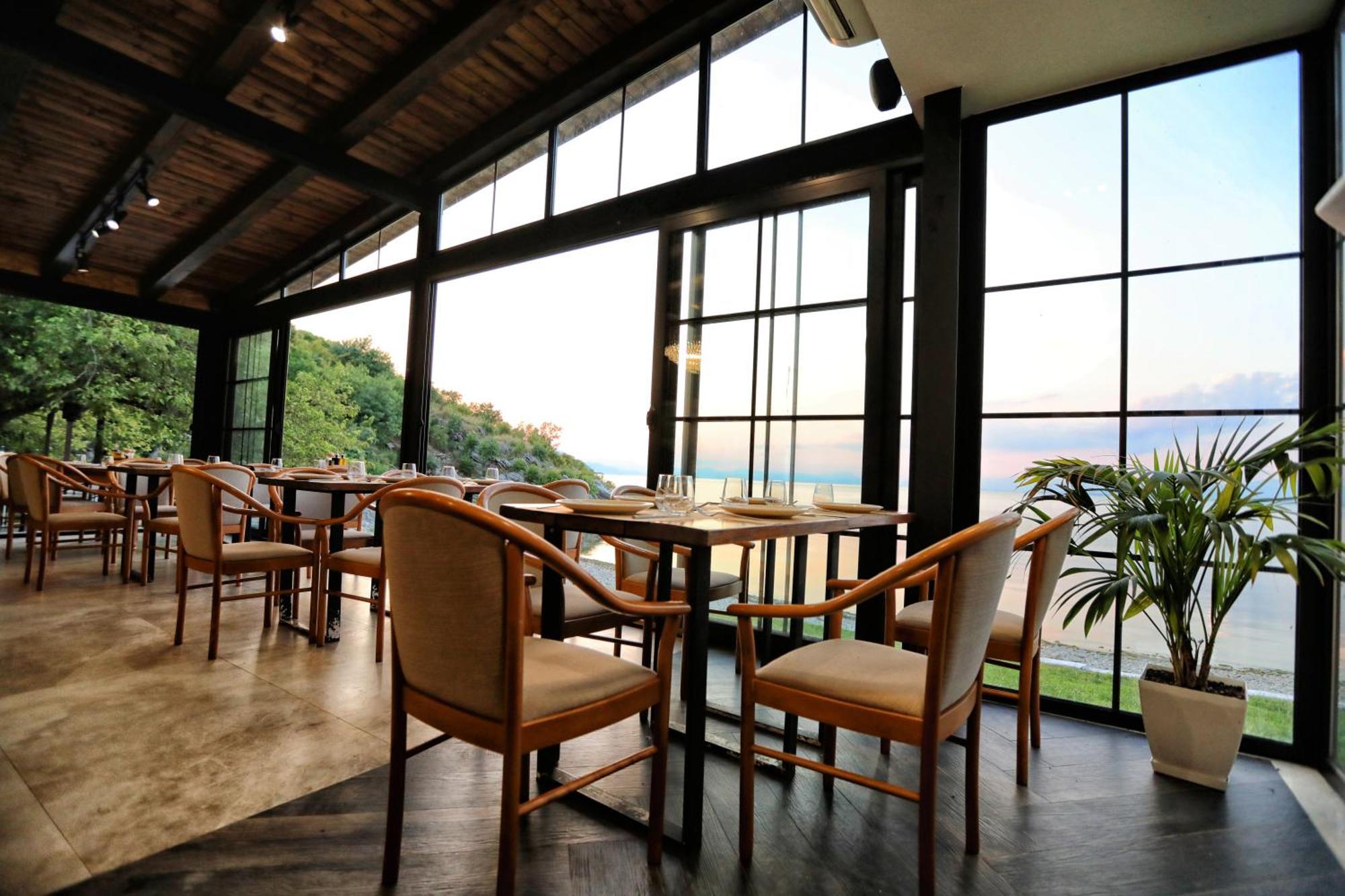Hotel Labiatan Zogaj  Ngoại thất bức ảnh