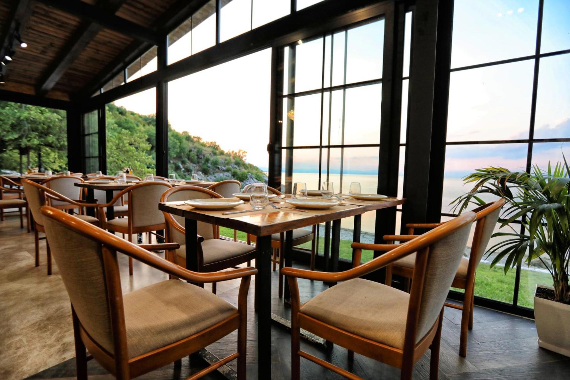 Hotel Labiatan Zogaj  Ngoại thất bức ảnh
