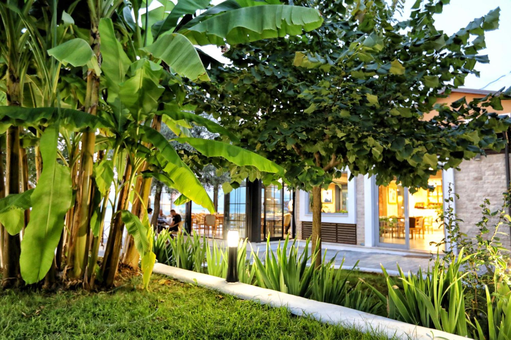 Hotel Labiatan Zogaj  Ngoại thất bức ảnh
