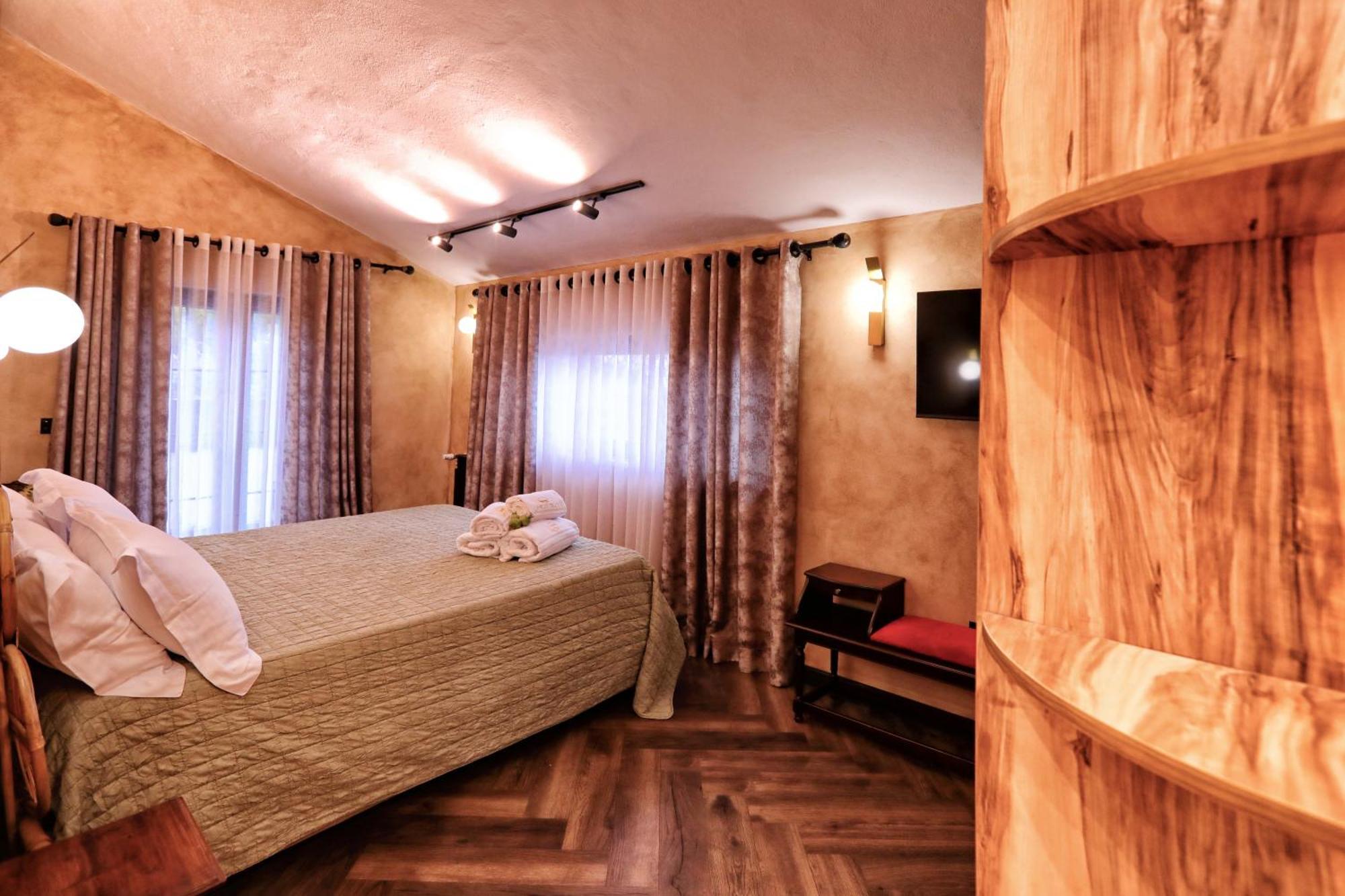 Hotel Labiatan Zogaj  Ngoại thất bức ảnh