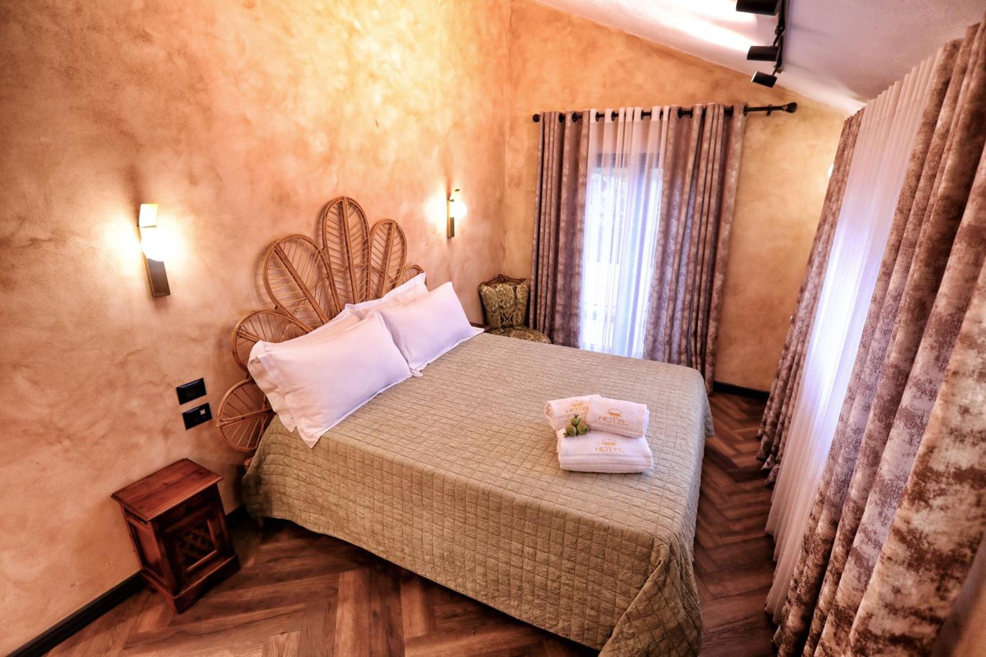 Hotel Labiatan Zogaj  Ngoại thất bức ảnh