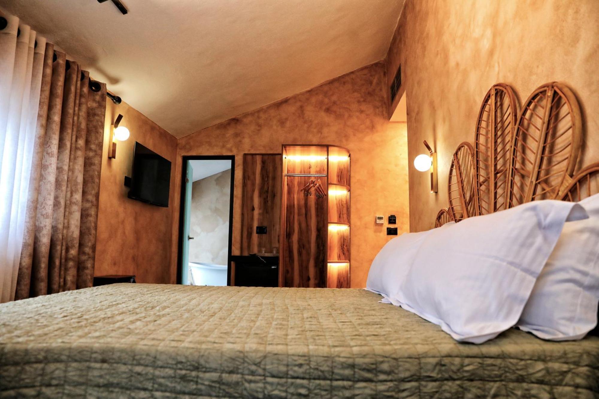 Hotel Labiatan Zogaj  Ngoại thất bức ảnh